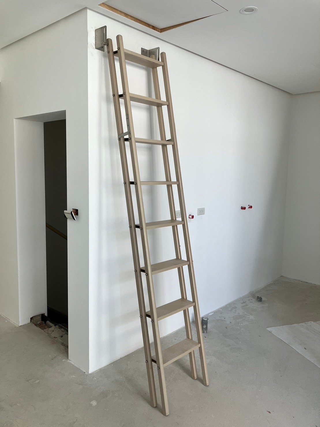 mua thang nhôm gấp